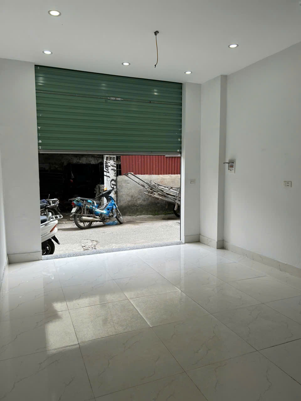 Cho thuê nhà ngõ 179 Vĩnh Hưng, 40m2,  2 tầng, 2 ngủ, 2 vệ sinh,  7 triệu - Ảnh chính